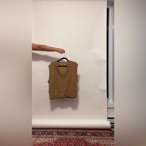 Knit sweater vest - Picture 2 of 2